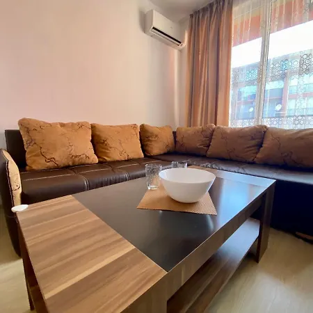 Bratanov Sunny View Central 아파트 써니비치